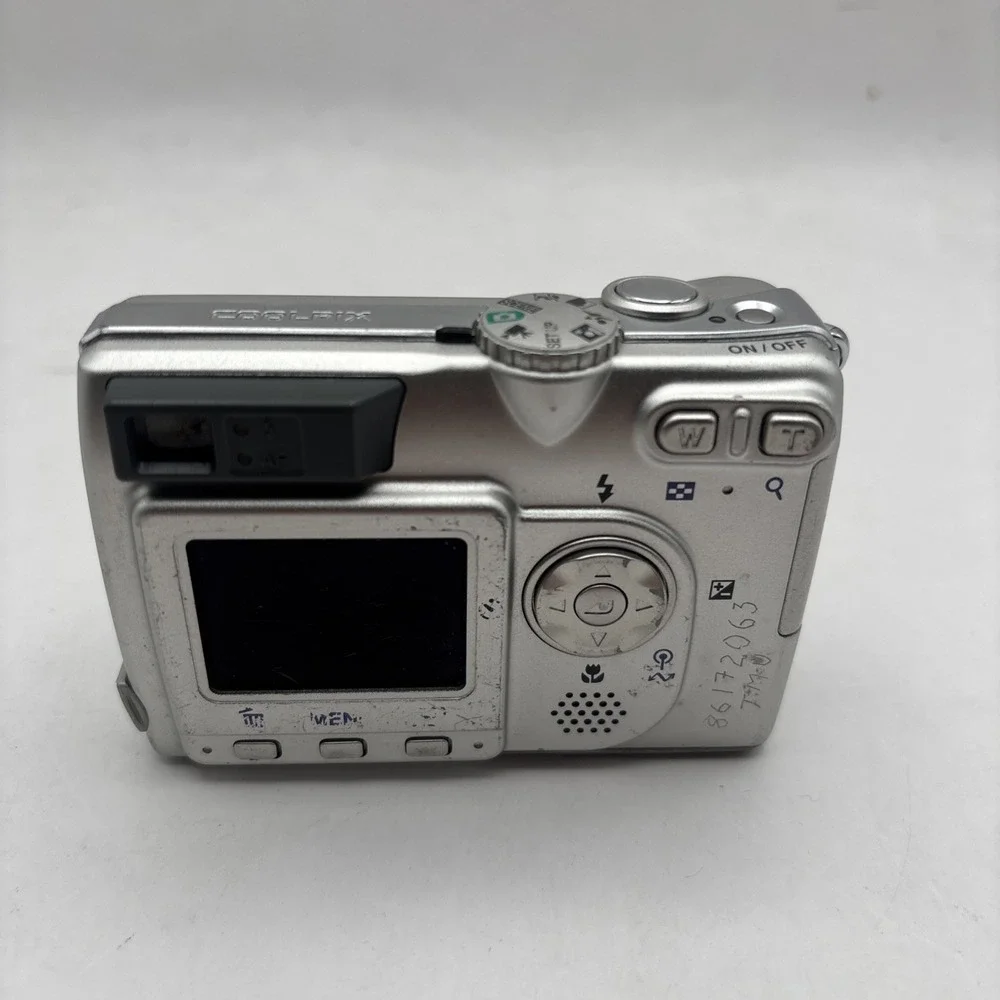 NIKON Coolpix E4200 Camera - 4.0MP, 3x Zoom - For‎ Parts Only